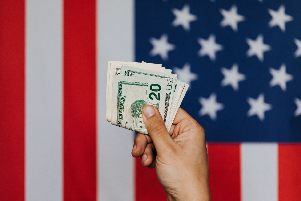 Financial Confidence Scale: F.C. 5 — How To Build Income Beyond a Job