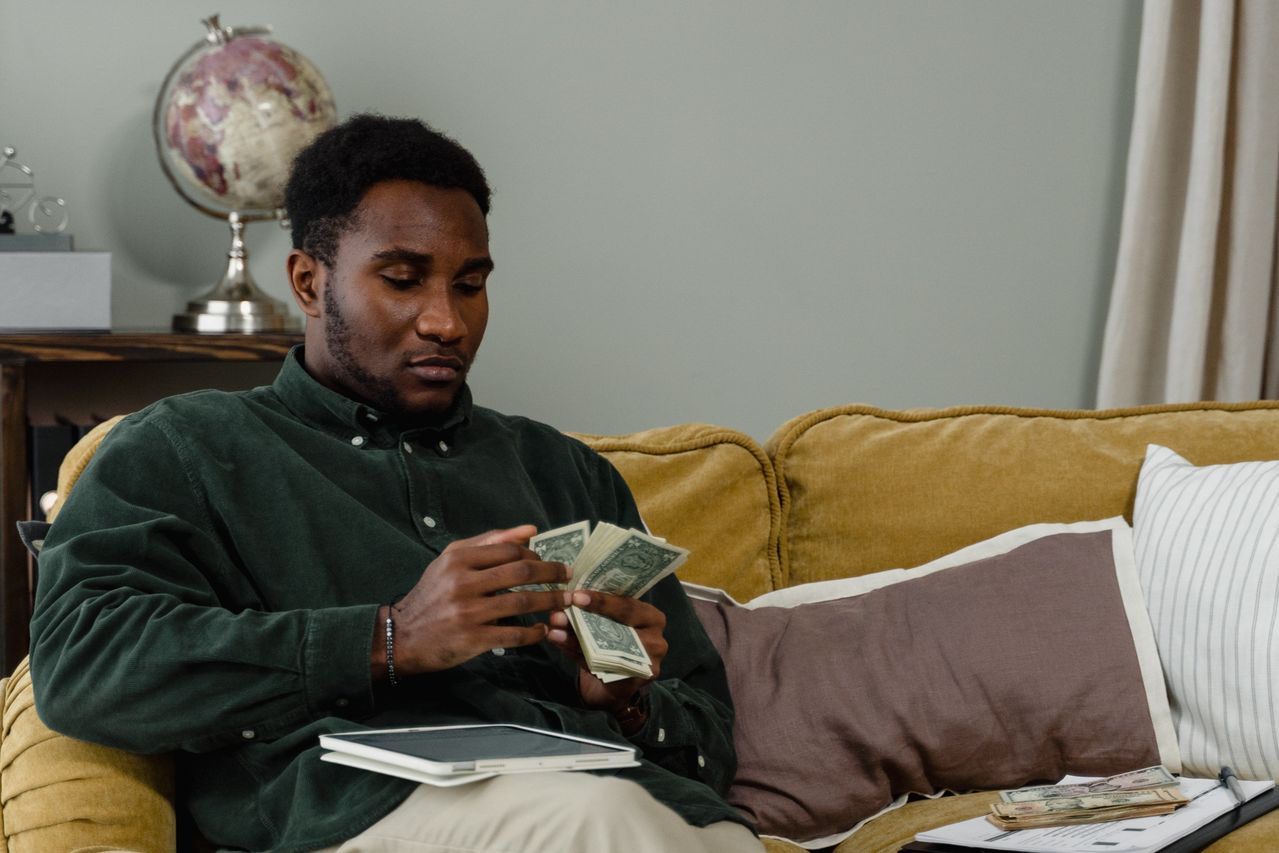 Financial Literacy for Beginners: How to Think, Earn, Save, and Invest Like an Owner